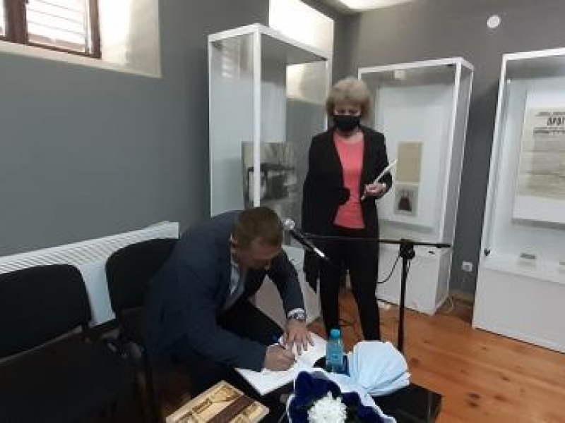 В Свищов бе представена книгата на Стоян Парашкевов „Старият Свищов в снимки“