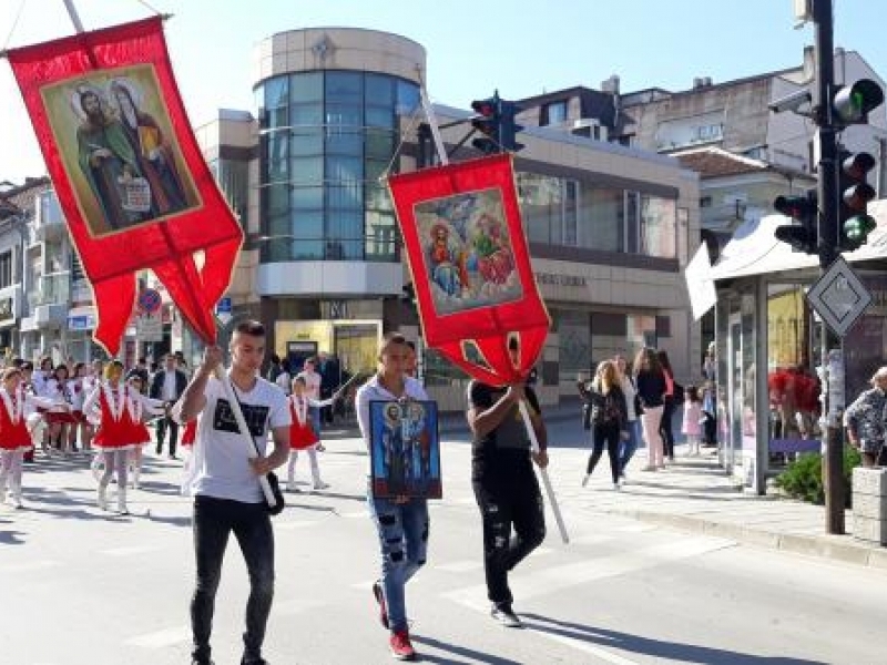 За поредна година празнично шествие изпълни улиците на Свищов по повод 24 май - Денят на славянската писменост и култура 