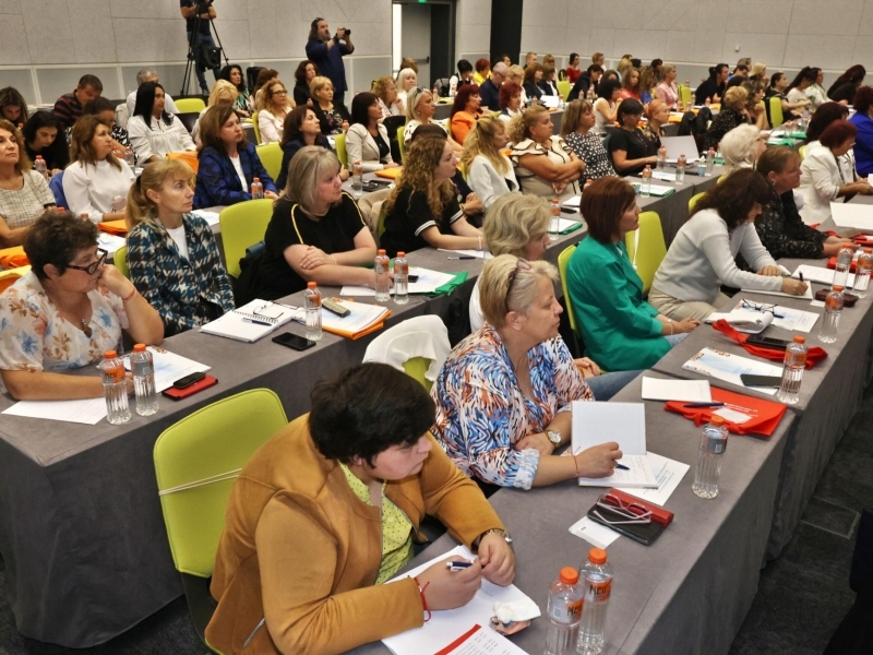 Община Свищов и детски градини от града се включиха в престижния форум „Водим бъдещето за ръка“ 