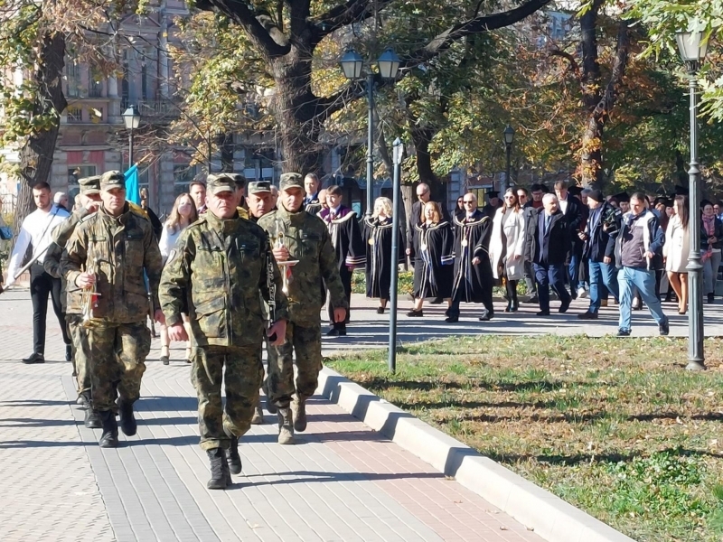 Ръководството на община Свищов взе участие в тържественото шествие по повод патронния празник на СА „Д. А. Ценов“  