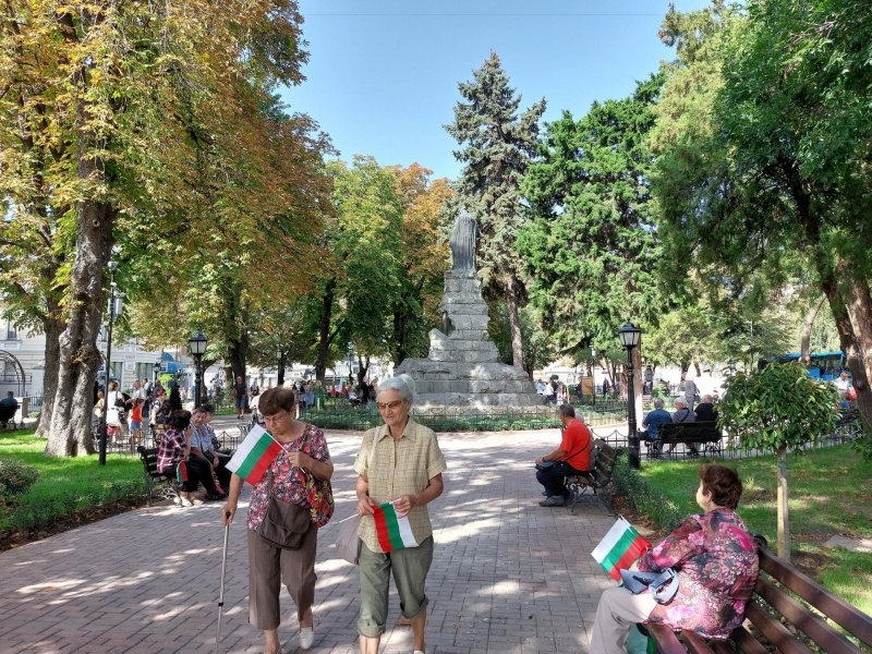 В Свищов беше официално открит обновеният парк на пл. „Свобода“  