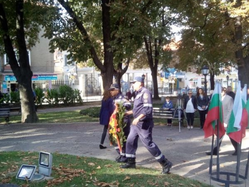 С едноминутно мълчание в памет на загиналите за независимостта и свободата на България отбелязаха в Свищов 22 септември