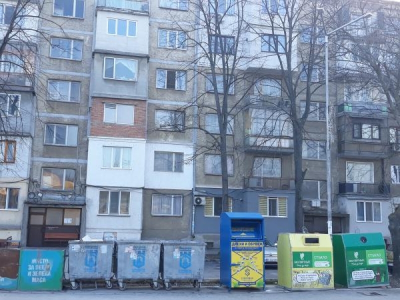 Днес в Свищов бяха инсталирани четири контейнера за текстилни продукти, дрехи и обувки 