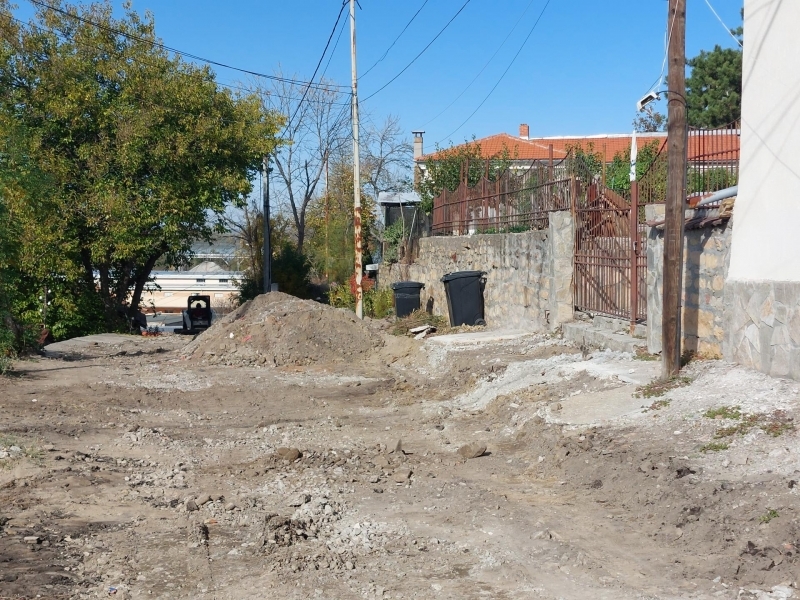 Започна последният етап от аварийния ремонт на ул. "Подполк. Емануил Чакъров" в град Свищов 