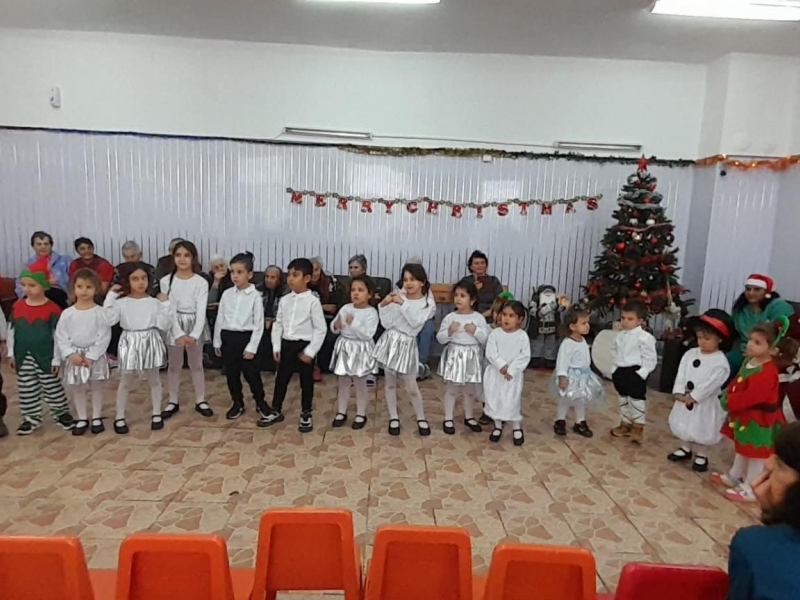 Коледно тържество в Центъра за лица с деменция в с. Овча могила 