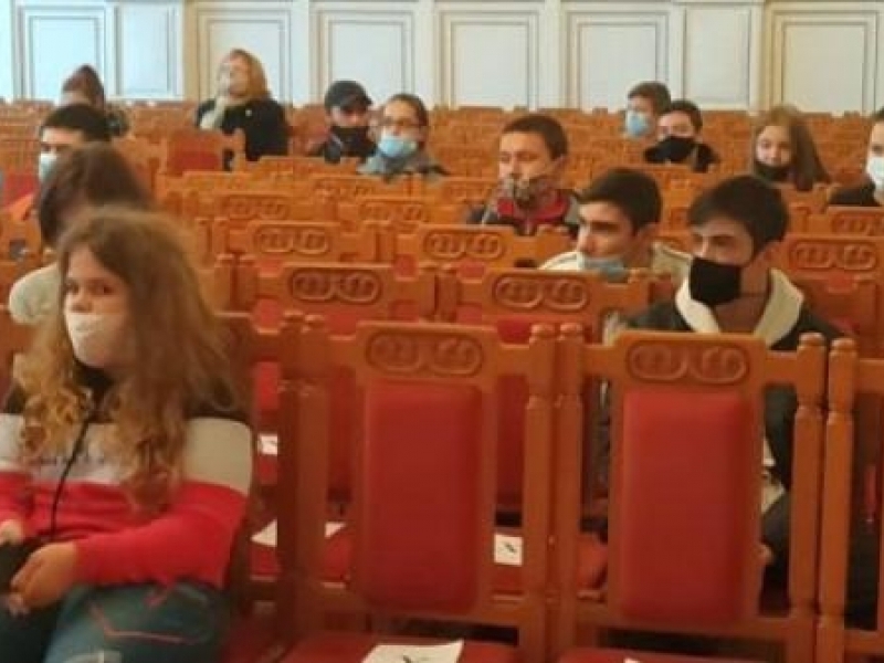 Серия от лекции посветени на здравето и активния начин на живот стартират в ПДТГ „Димитър Хадживасилев“ в Свищов