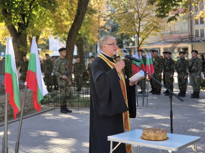 С военен ритуал Свищов отбеляза Деня на Независимостта на България