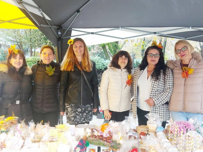 „Вкусът на есента“ озари площад „Алеко“ – с вкус, цветове и доброта за децата на Свищов 