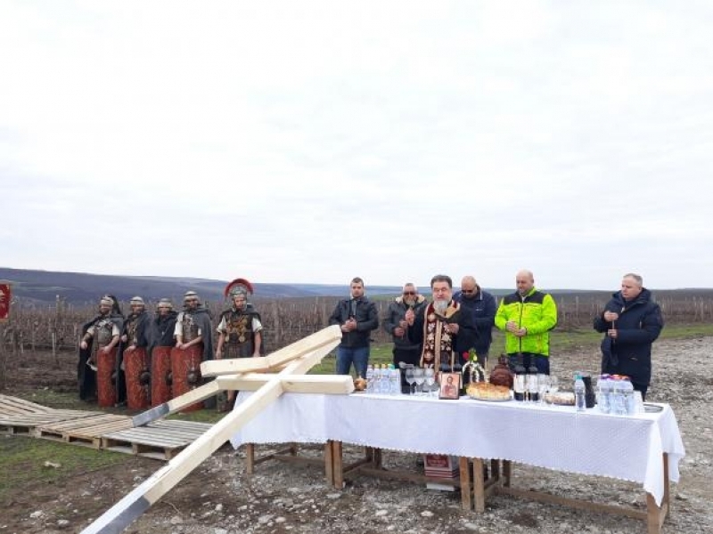 Водосвет за здраве и плодородие бе отслужен край Свищов за Трифон Зарезан