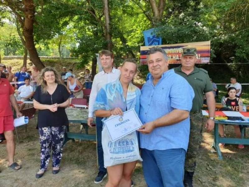 112 плувци от цялата страна се включиха в традиционното 63-то преплуване на река Дунав край Свищов  
