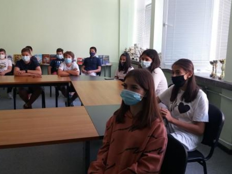 КНИЖАРНИЦА „СИЕЛА“ НА ГОСТИ В СУ „НИКОЛАЙ КАТРАНОВ“