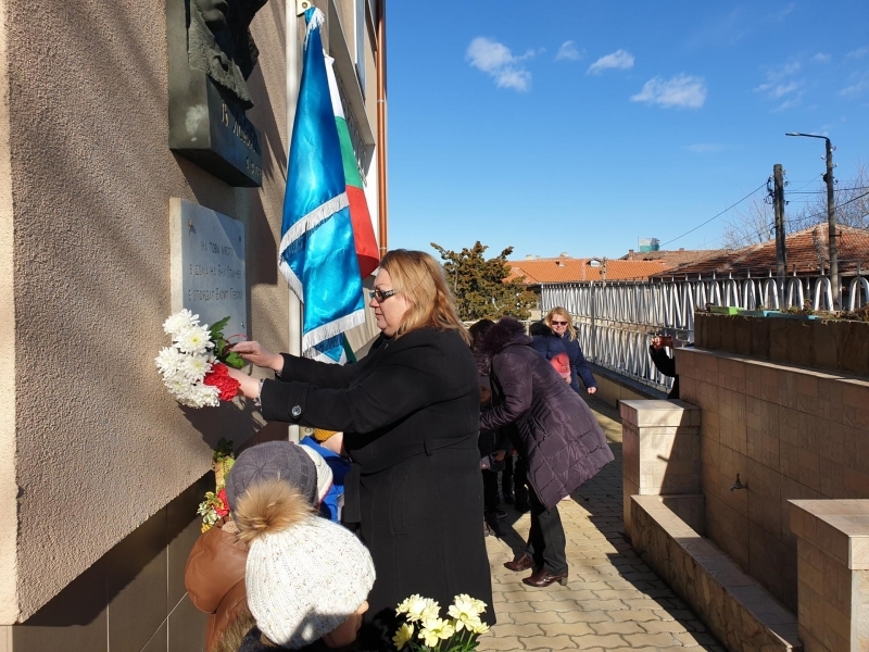 В Свищов почетоха паметта на Левски