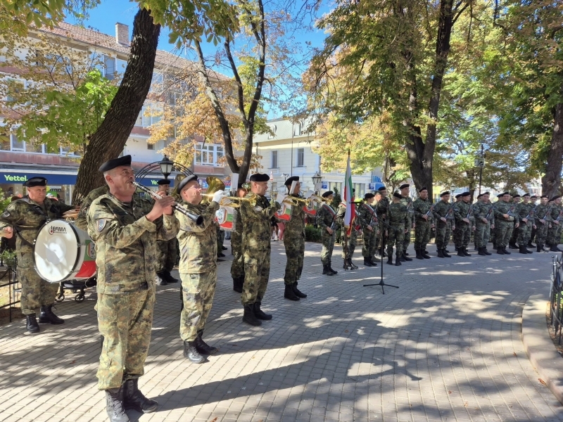 С военен ритуал Свищов отбеляза Деня на Независимостта на България