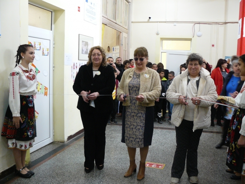 Модерен STEM център беше открит в ОУ „Св. св. Кирил и Методий“ – с. Овча могила 