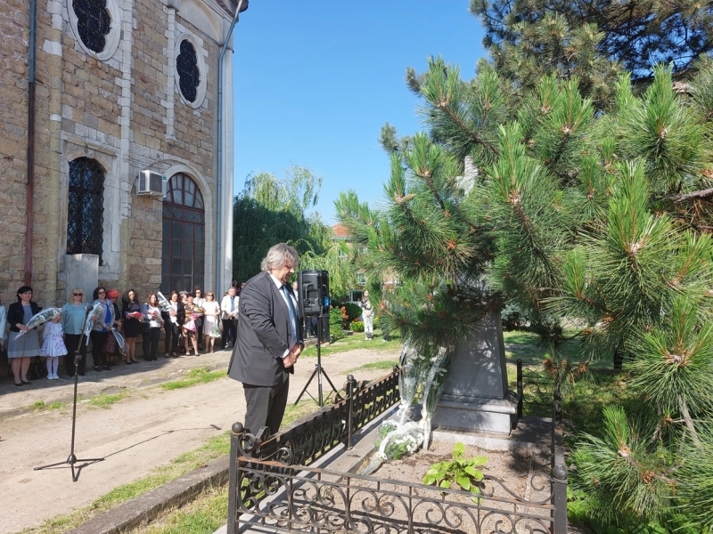 В Свищов тържествено бе отбелязан светлият празник на българската просвета и култура 24 май 