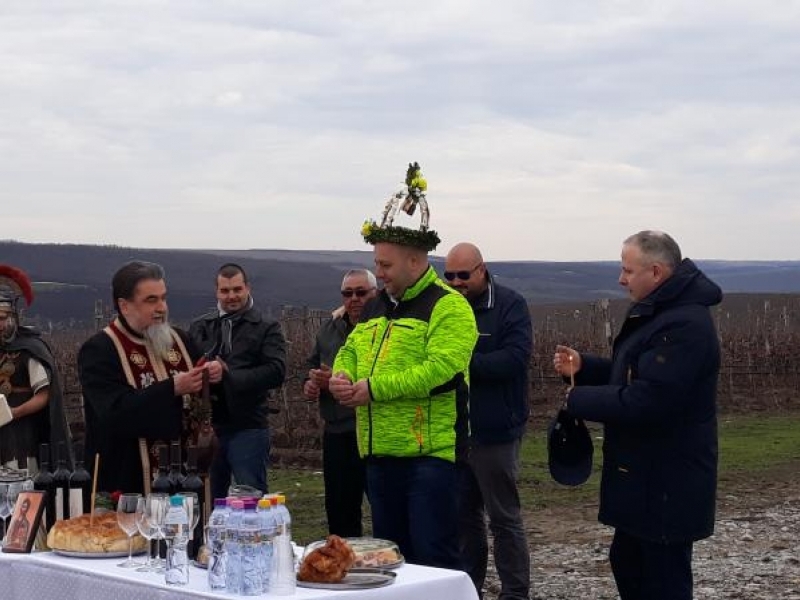 Водосвет за здраве и плодородие бе отслужен край Свищов за Трифон Зарезан