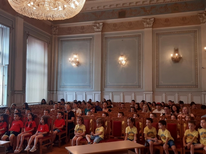 Урок по родолюбие „Културното наследство на Свищов“ се проведе днес в ПДТГ „Димитър Хадживасилев“ 