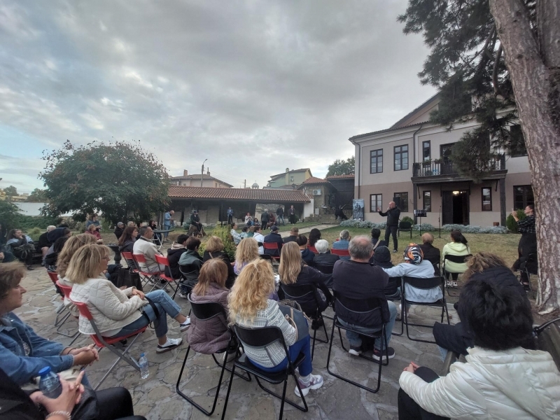 Рок певецът Константин Кацаров направи вълнуващ концерт в Исторически музей - Свищов