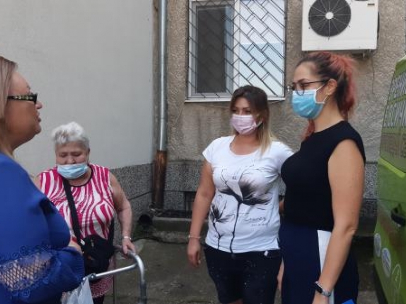 В РАМКИТЕ НА ИНИЦИАТИВАТА „ЗРЕНИЕТО Е ВСИЧКО! ПРЕГЛЕДАЙ СЕ!” В СВИЩОВ БЯХА ИЗВЪРШЕНИ БЕЗПЛАТНИ ОЧНИ ПРЕГЛЕДИ НА ДЕЦА И ВЪЗРАСТНИ