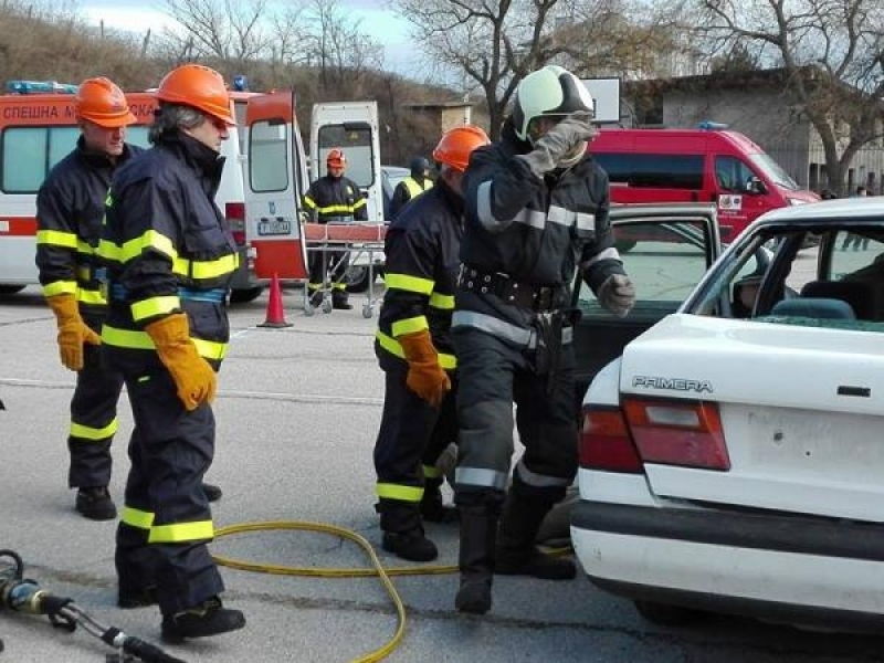 Осигуряване на първа помощ на пострадал показаха в СУ „Димитър Благоев”  