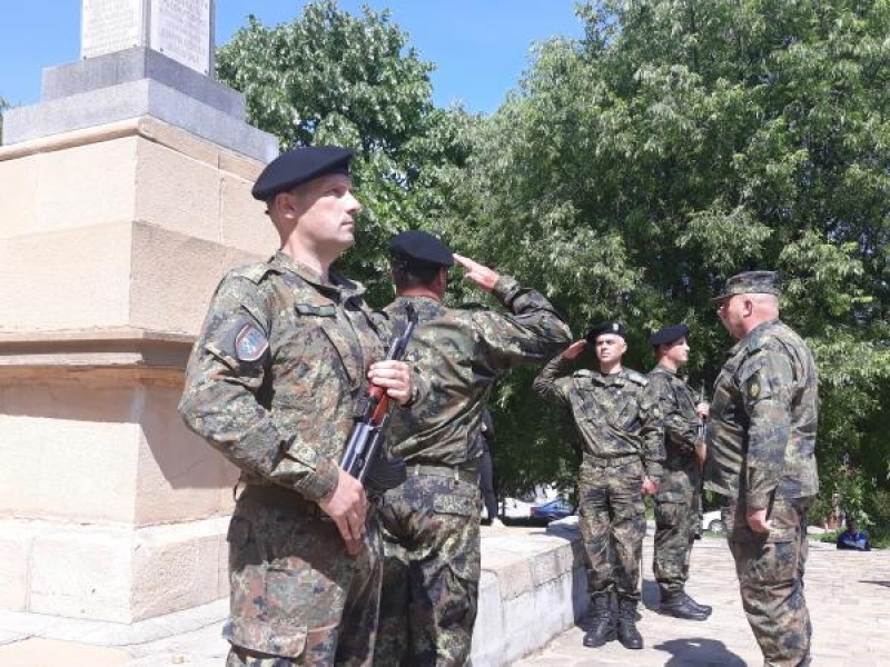 Свищов се преклони пред паметта на загиналите български воини