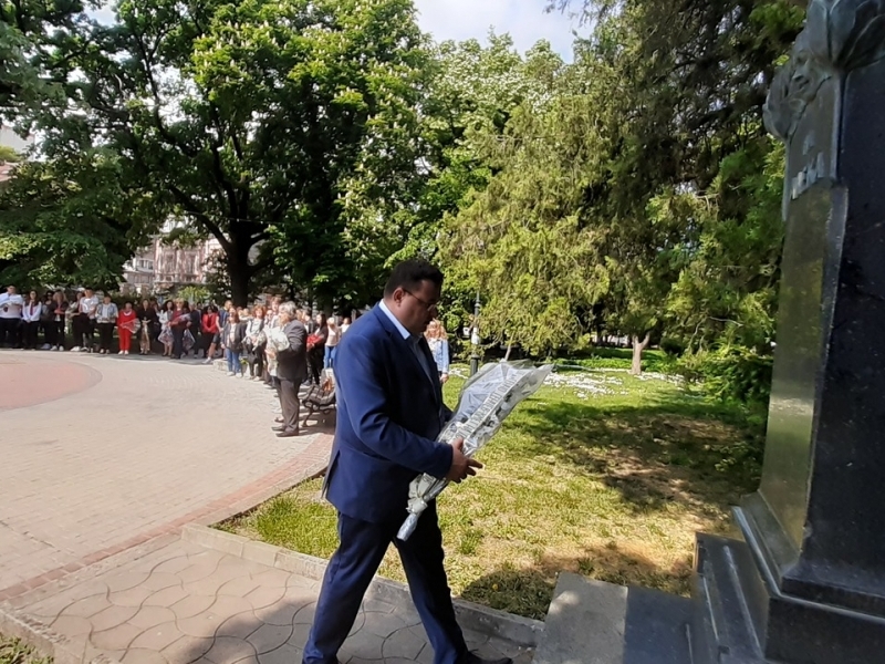 125 години от гибелта на Алеко Константинов бяха отбелязани днес в Свищов и София