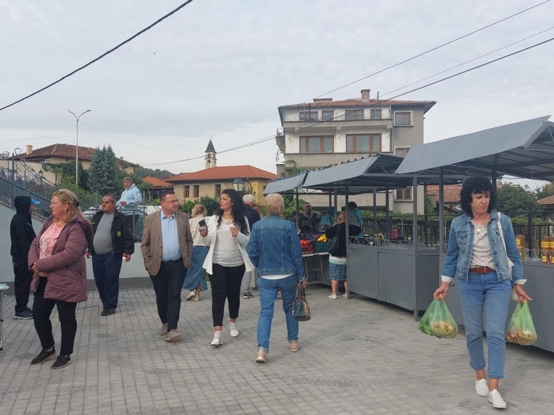 Днес пазар "Велешана" в Свищов отвори врати след основен ремонт 