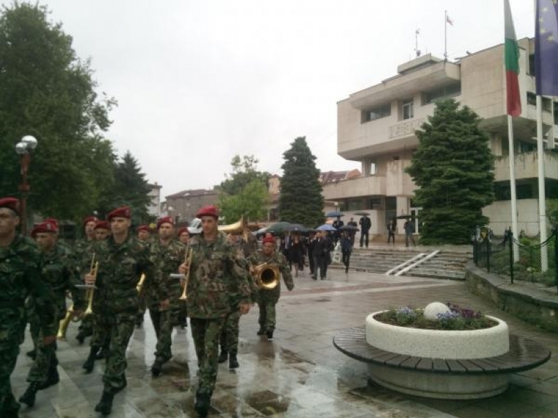 На 6 май в Свищов отбелязахме Деня на българската армия с общоградско шествие 