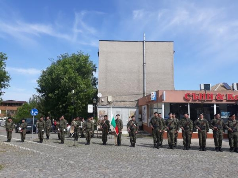 Свищов се преклони пред паметта на загиналите български воини