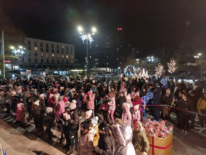 Свищов грейна в коледна премяна 