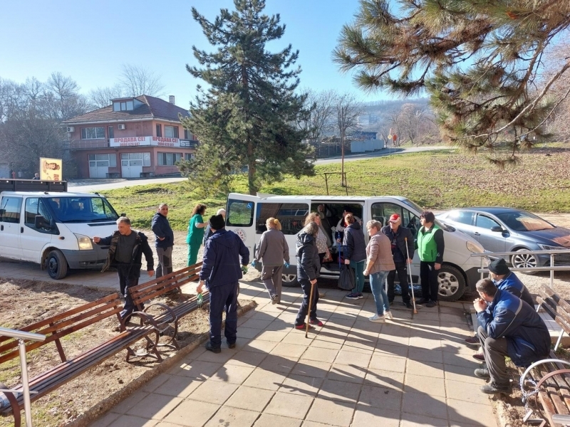 В спокойна обстановка протича преместването на потребителите от ДСХ „Мария Луиза“ - Свищов 