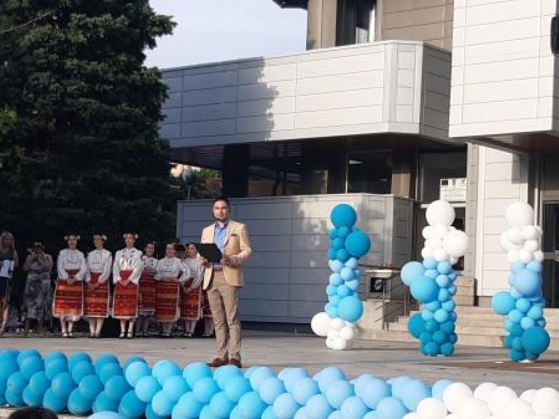 ГОДИШНИТЕ НАГРАДИ ЗА ОБРАЗОВАНИЕ И КУЛТУРА ЗА 2021 ГОДИНА БЯХА ВРЪЧЕНИ В СВИЩОВ