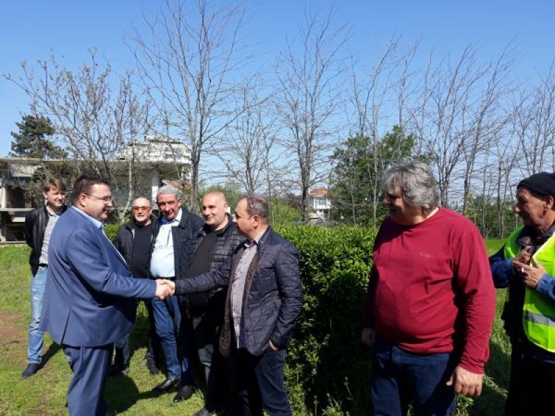 Кметът на Свищов даде старт на ремонт за 1.6 милиона лева на единствената покрита спортна зала в града