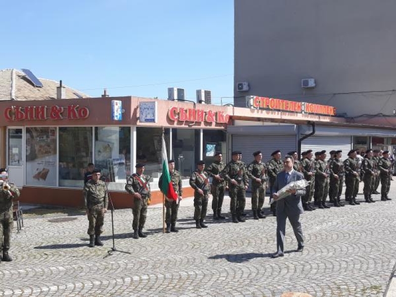 Свищов се преклони пред паметта на загиналите български воини
