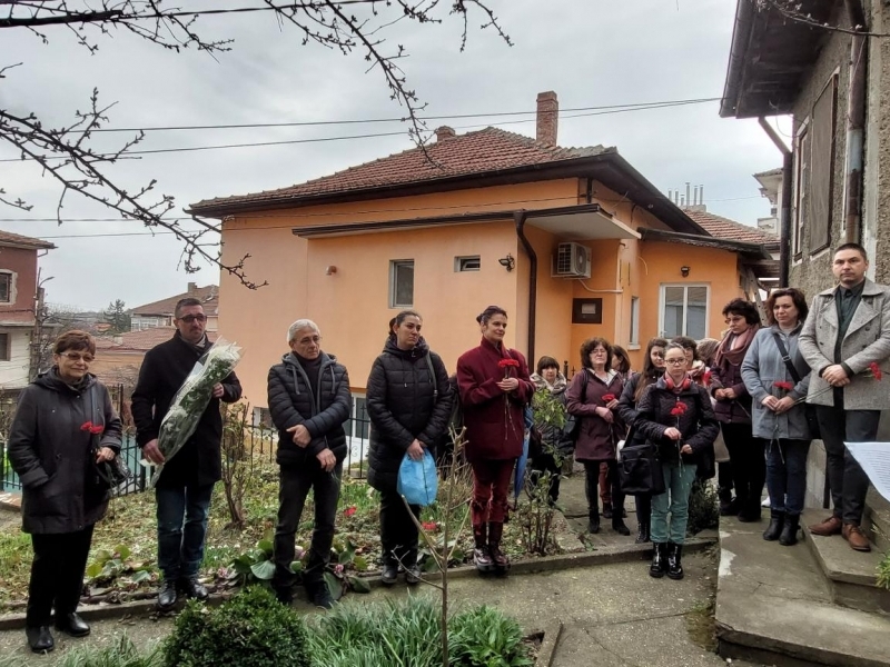 Свищов отбелязва 145 години от рождението на художника, публицист и писател Александър Божинов 