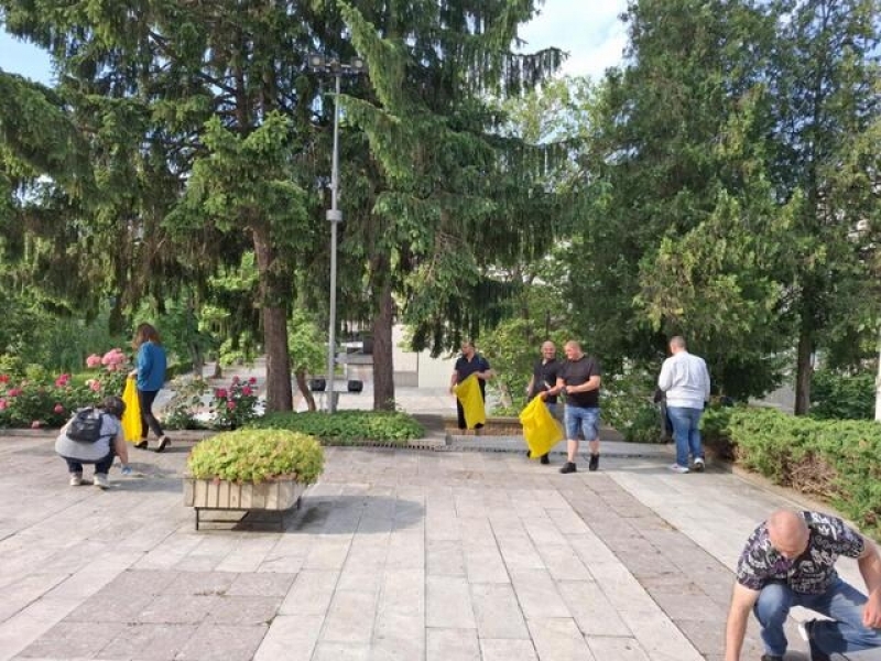 Свищов даде зелен пример: Над триста доброволци се включиха в кампанията „Да изчистим България заедно“ 