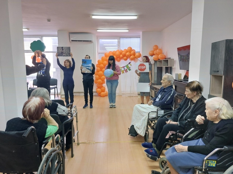 ЦСРИ - Свищов поднесе специален поздрав на възрастните хора в ДСХ "Мария Луиза"