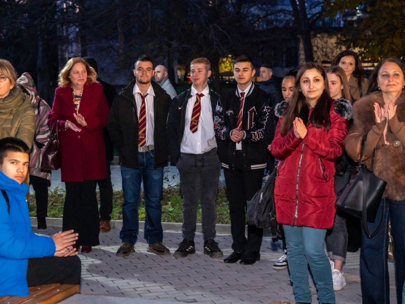 Младежки център – Свищов бе официално открит 