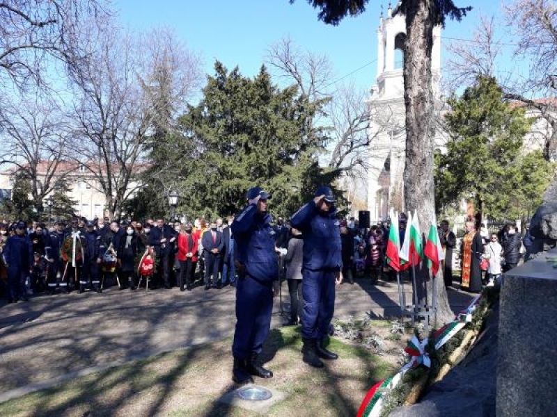  В Свищов тържествено бе отбелязан Денят на българската Свобода