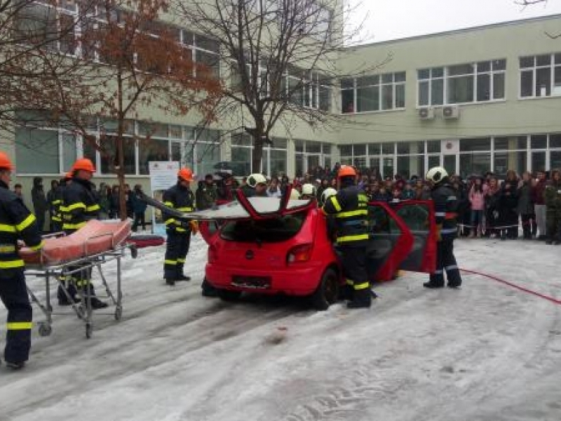 В Свищов отбелязаха Международния ден на доброволеца със съвместна демонстрация