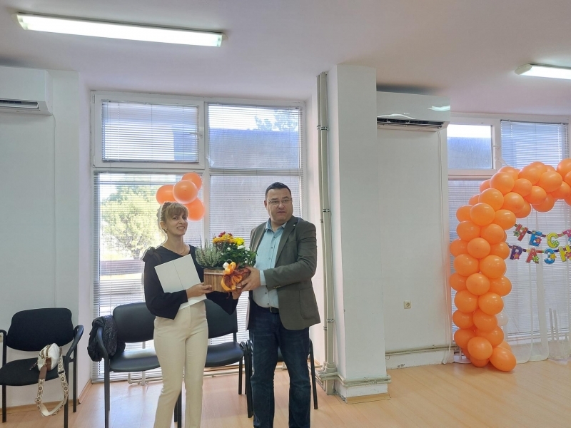 Потребителите в ДСХ „Мария Луиза” – гр. Свищов отбелязаха Международния ден на възрастните хора 