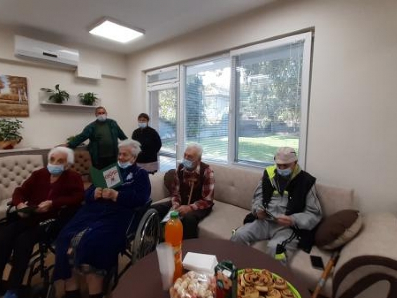 В Центъра за грижа за възрастни хора в невъзможност за самообслужване в Свищов отбелязаха за първи път Международния ден на възрастните хора