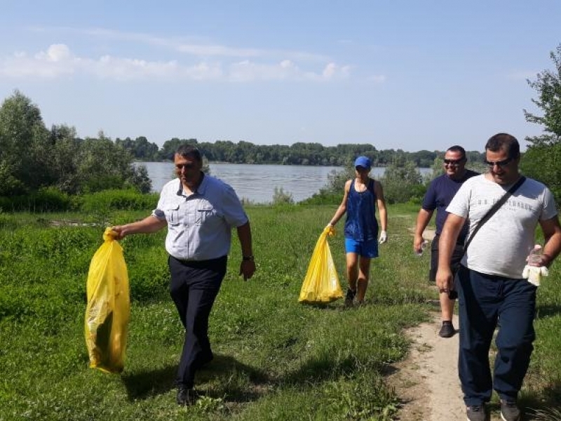 В Свищов се проведе еко инициатива за почистване на брега на река Дунав