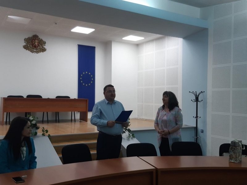 Кметът на община Свищов приветства успешно завършващите възпитаници на катедра „Мениджмънт“ към СА „Д. А. Ценов“  