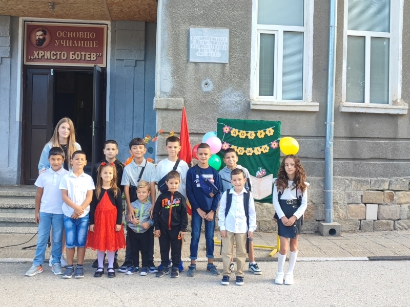 Първият учебен ден бе тържествено отбелязан в образователните институции в община Свищов 