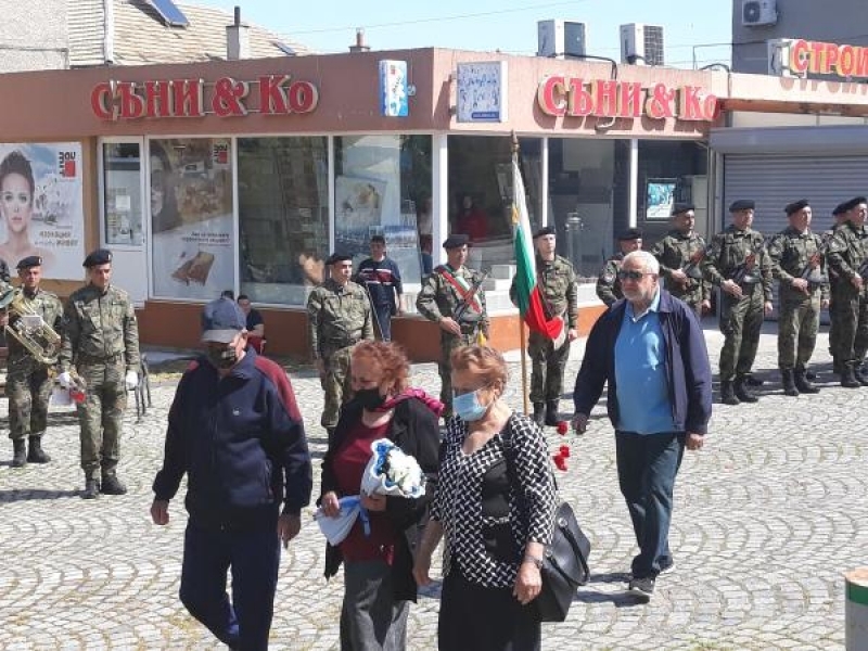 Свищов се преклони пред паметта на загиналите български воини