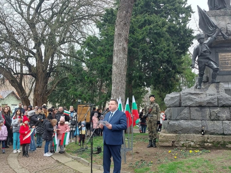 Свищов тържествено отбеляза 145 години от Освобождението на България 