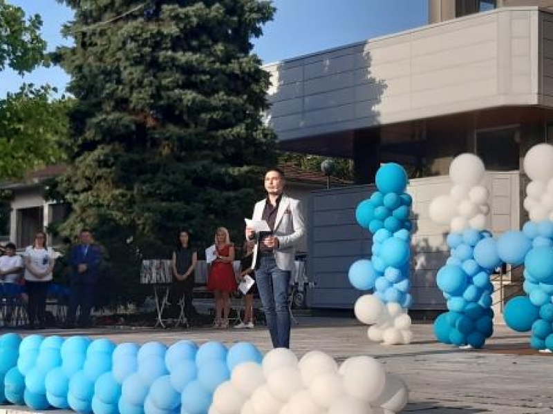 Четирима пълни отличници бяха удостоени от Община Свищов с почетната награда „Зрелостник на годината“