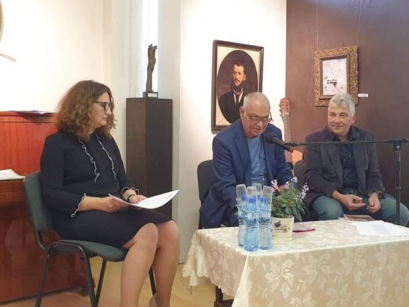 Миналогодишната носителка на наградата „Златно дунавски перо“  представи свои стихосбирки в Художествена галерия „Николай Павлович“ в Свищов
