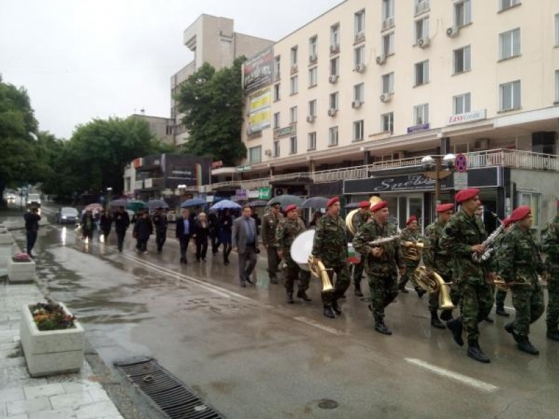 На 6 май в Свищов отбелязахме Деня на българската армия с общоградско шествие 